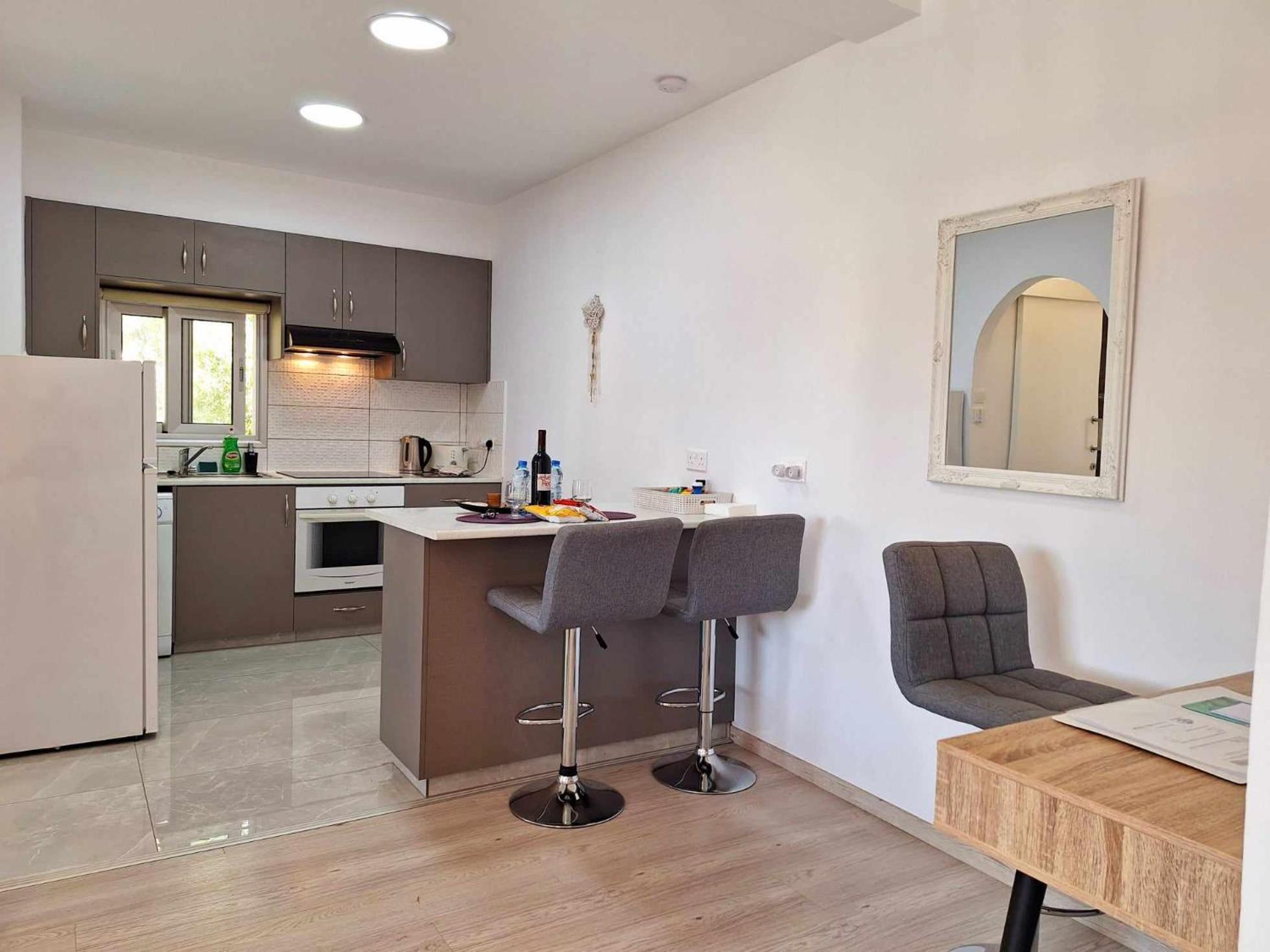 Charming Holiday Retreat Kato Paphos Apt 400M To The Beach Eksteriør bilde